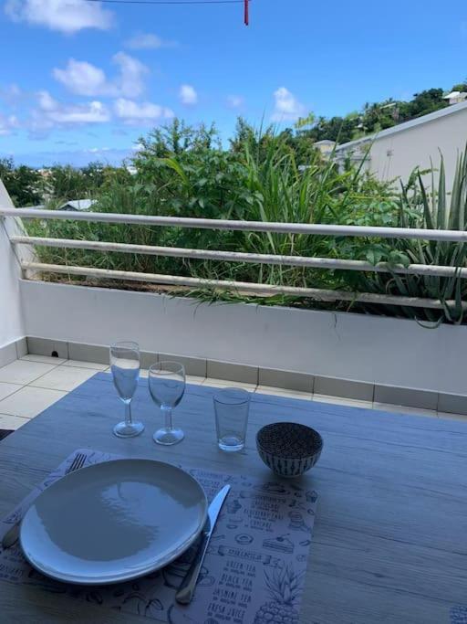 Petit Prix Et Grand Confort A Saint Gilles Les Bains Exterior photo
