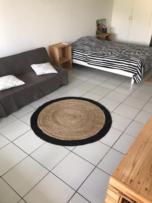 Petit Prix Et Grand Confort A Saint Gilles Les Bains Exterior photo